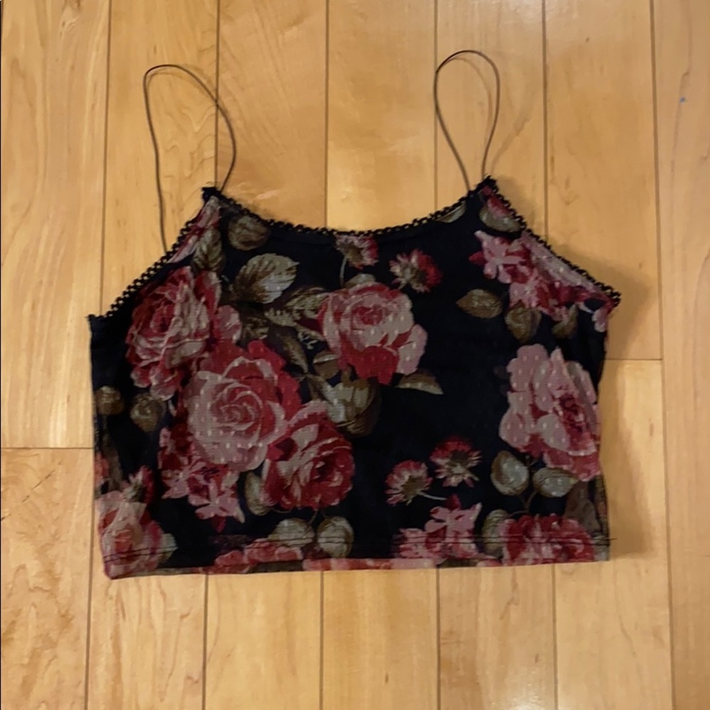 Lace rose patterned crop top